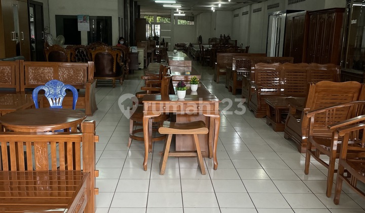 Dijual Ex Show Room Furniture Lokasi Komersil Area di Jalan raya bekasi timur, Bekasi Timur 1