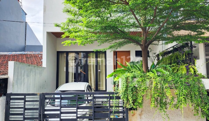 Beautiful 2-Story Fully Furnished House in Kelapa Gading Beautiful 2-Story Fully Furnished House in Kelapa Gading