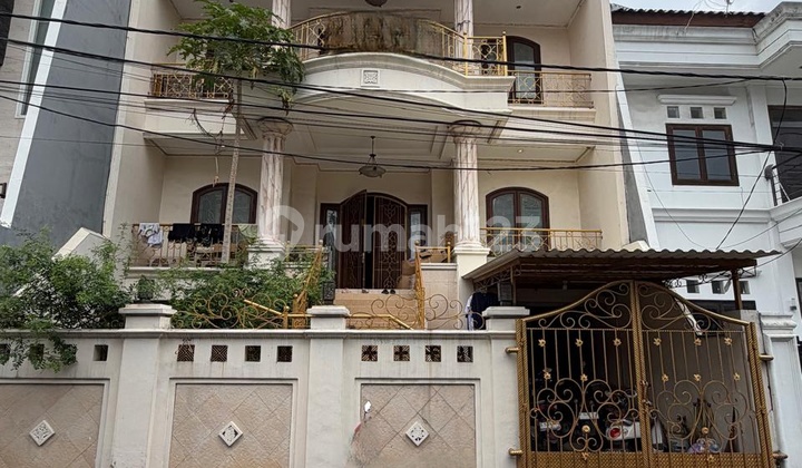 Rumah 3 Lantai Furnished Baru Renovasi Terdekat Sunter Mall