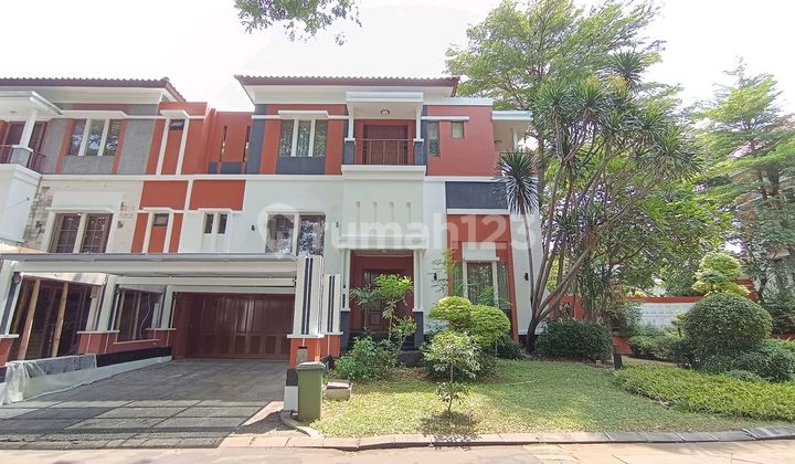Rumah Taman 3 Lantai Full Furnished Ada Kolam Renang Kelapa Gading 2