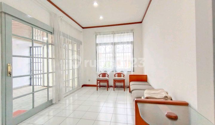 187 M2 Ready-to-Occupy House in Janur Elok Near Santika Hotel Kelapa Gading