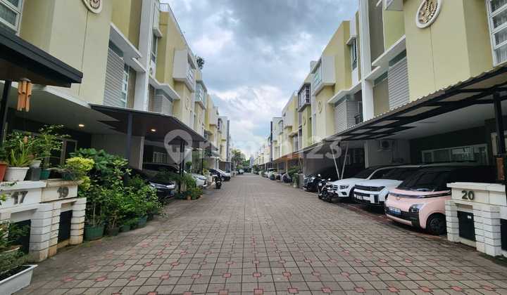 Dijual Cepat Rumah 3 Lantai di Kelapa Gading Lavender 2
