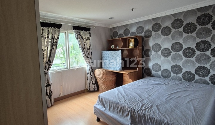 For Sale 3-Story House in The Villas Moi Kelapa Gading 2