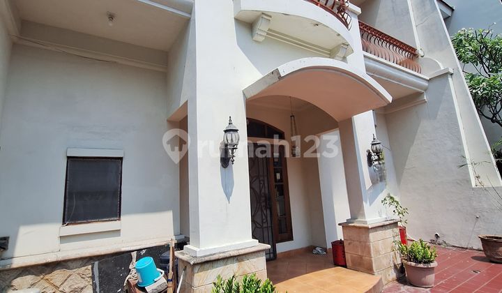 Quick Sale: Ready-to-Occupy House in Gading Residence 8x22 (176 M²)