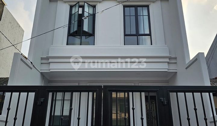 Rumah Janur Kuning Brand New American Classic Furnished  1
