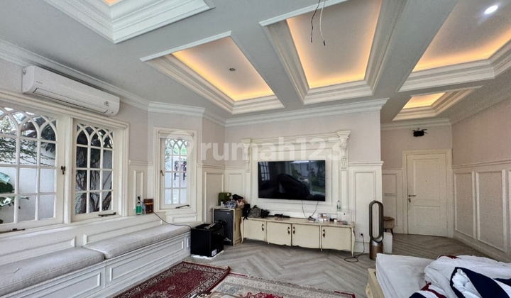 Dijual Rumah Mewah Semi Furnished di Cilandak Dekat Citos 2