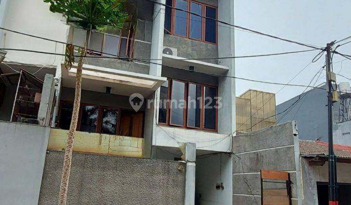 Dijual Rumah Janur Kuning Kelapa Gading 3 Lantai 1