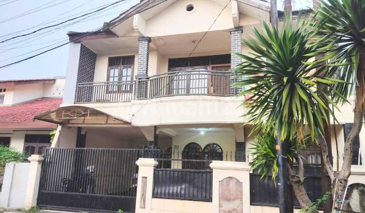 For Sale 2-story house in Lebak Bulus, South Jakarta For Sale 2-story house in Lebak Bulus, South Jakarta