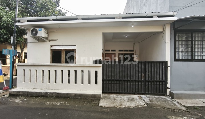Dijual Rumah Siap Huni, Bebas Banjir, Dekat St. Rawa Buntu Tangerang Selatan