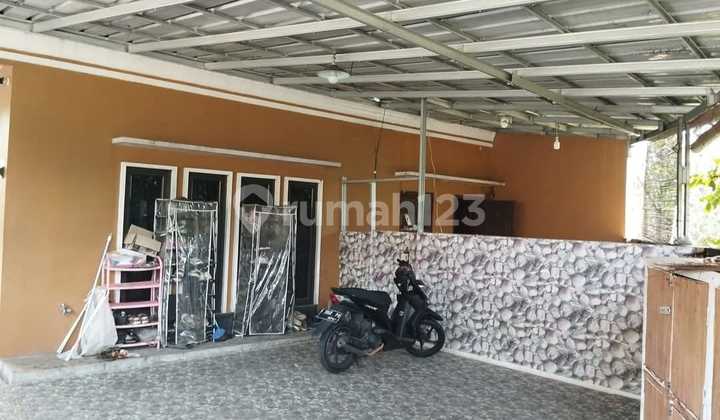 For Quick Sale: House in Billabong Housing Estate, Hook Position For Quick Sale: House in Billabong Housing Estate, Hook Position