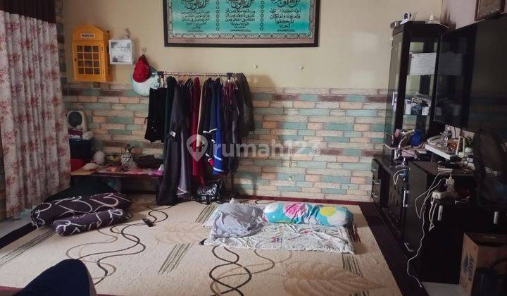 ruang keluarga dijual rumah di pandan valley,