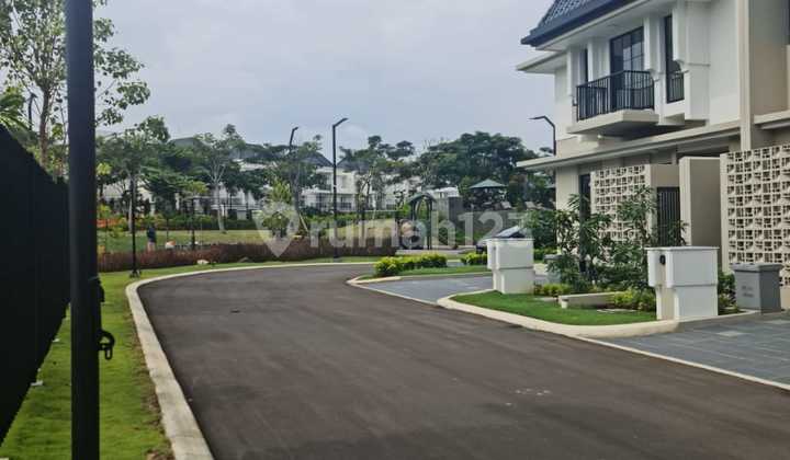 Disewakan Rumah Mewah 3 Lantai View Danau - Alderwood Summarecon Bogor ( Semifurnished) 2