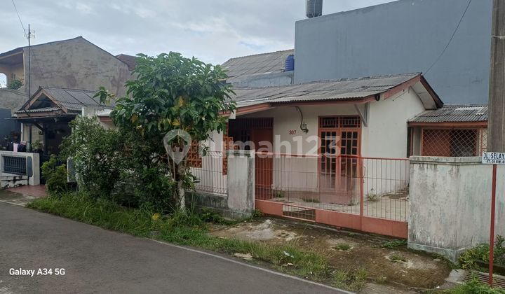 For Sale: House with a Comfortable Environment, Hook Position, Near Public Facilities in Ciluar