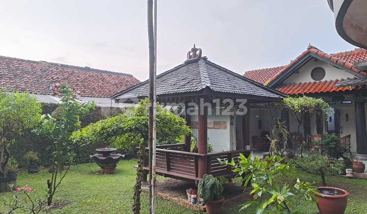 Asri House with Garden and Gazebo, Near Atang Sanjaya Airbase