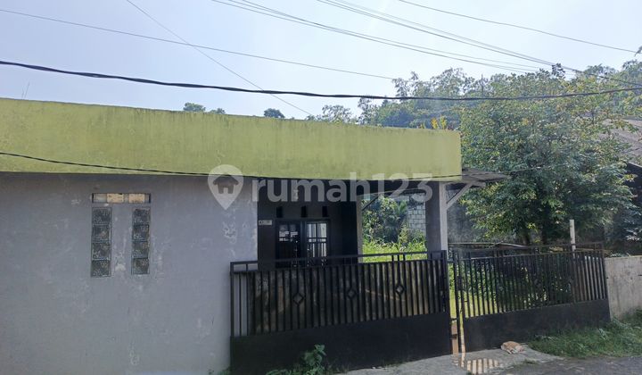 Dijual Rumah Bonus Tanah Samping, Akses 2 Mobil Di Pamoyanan 2