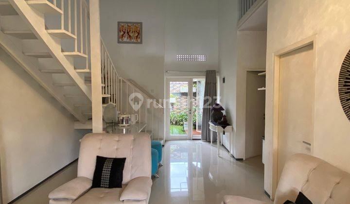ruang tamu rumah fullfurnish di rancamaya, view