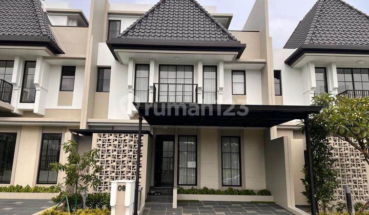For Rent 3-Storey Luxury House with Lake View - Alderwood Summarecon Bogor (Semi-furnished)