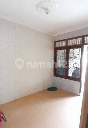 ruang tamu dijual rumah siap huni di