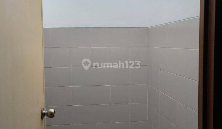 Rumah dengan 2 carport di vila bogor indah 2 4