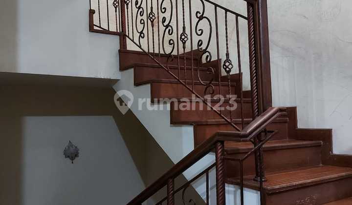 For Sale, Ready-to-Occupy Kayu Putih House, Strategic Location Near Public Transportation, Pulomas, East Jakarta. 2