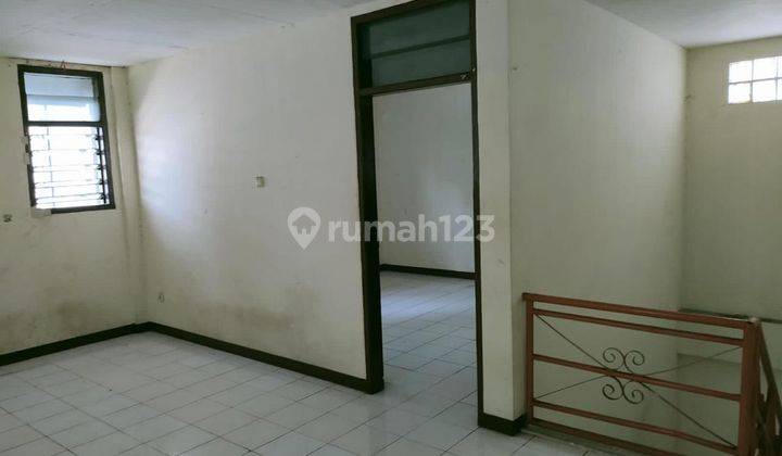 Disewakan Ruko Strategis 5 Lantai di Jl Gajah Mada Jakarta Barat 2