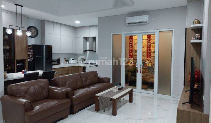 Jual Rumah 2 Lt Mewah Full Furnish di Taman Palem Lestari Jakbar  1