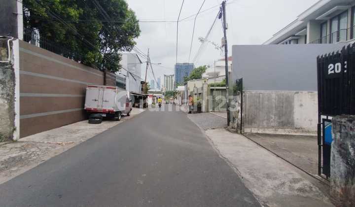 Bangunan Tua Hitung Tanah di Palmerah Utara Lokasi Sangat Strategis Bangunan Tua Hitung Tanah di Palmerah Utara Lokasi Sangat Strategis