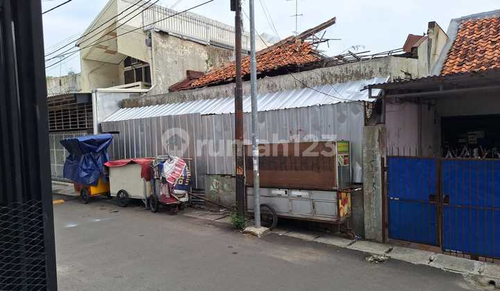 Rumah Hitung Tanah Strategis Dekat Stasiun KRL Mangga Besar Cocok Rumah Kost