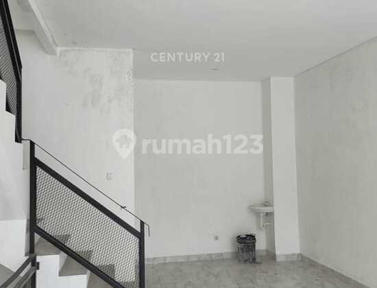 For Sale Fast 3-Story Strategic Shop House in Tanjung Priok, North Jakarta For Sale Fast 3-Story Strategic Shop House in Tanjung Priok, North Jakarta