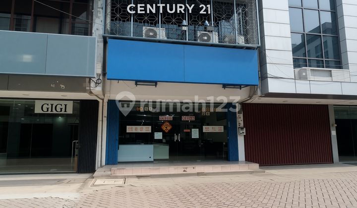 Strategic Shop House in Sunter Near Royal Progress Selling at NJOP Price. Strategic Shop House in Sunter Near Royal Progress Selling at NJOP Price.