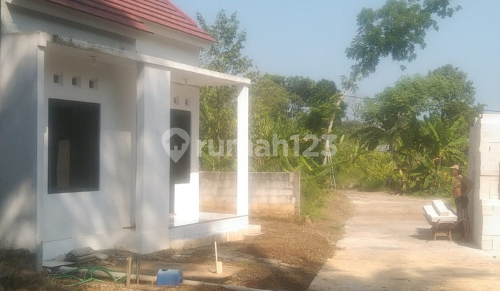 New Ready-to-Occupy House at Cepoko Gunungpati Location, Freehold Title, Ready 2