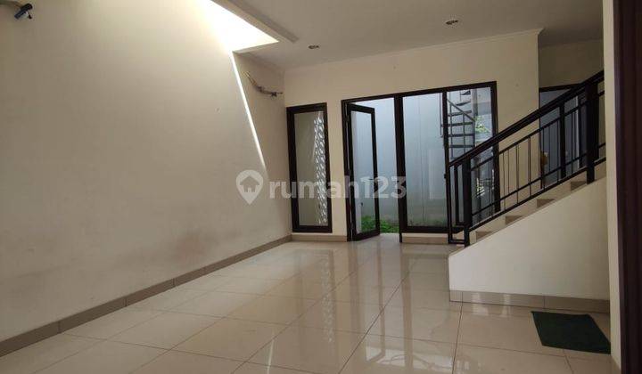 Disewakan Rumah Nyaman Siap Huni di Cluster Cynthia Summarecon 1