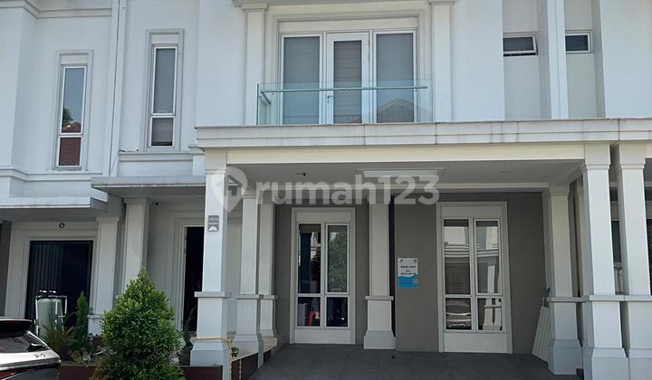 Rumah Pasadena Full Furnish  lokasi bagus jalannya besar- besar