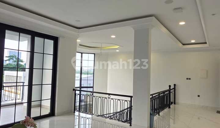 Rumah Hoek Alam Sutera Bangunan Mandiri 3 Lantai, Lokasi Strategis 2