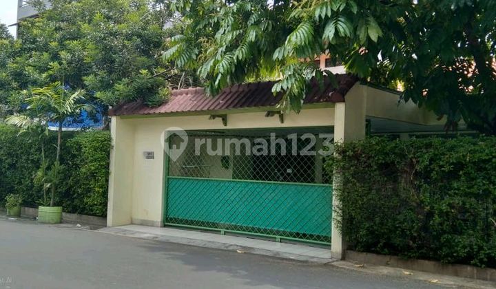 Rumah Penjompongan bisa buat Komersial, kost karena dikelilingi oleh kantor area Sudirman 