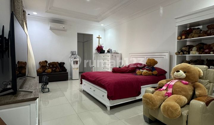 Fully Furnished Renovated House in Alam Sutera, great location near the highway, close to commercial areas, flood-free. 2