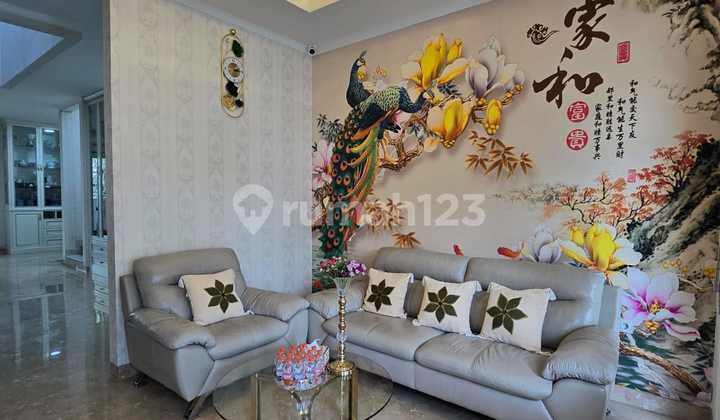 Rumah Renov Frangipani  De Park BSD City  , semifurnish, siap huni