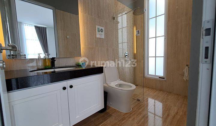 Rumah Classic Posisi Hook Dengan Lift Dan Kolam Renang di Sentul City, Bogor 2