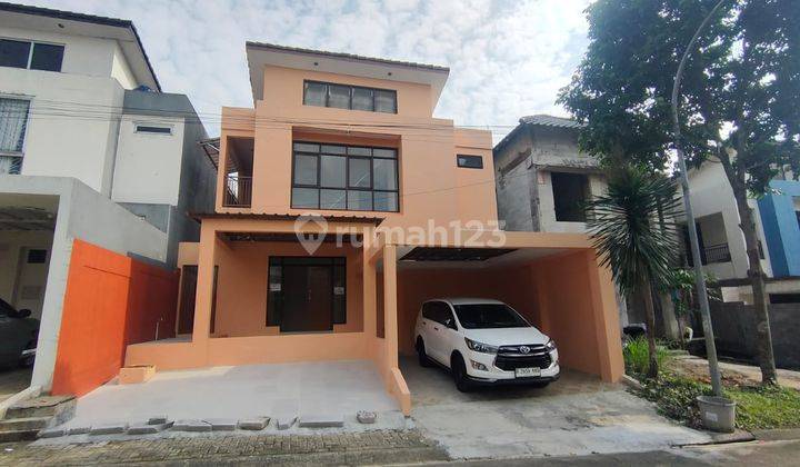 Rumah 2 Lantai Lokasi Strategis Sentul City, Bogor 1