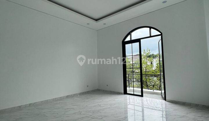 Rumah Modern Classic Depan Green Area di Sentul City, Bogor 2