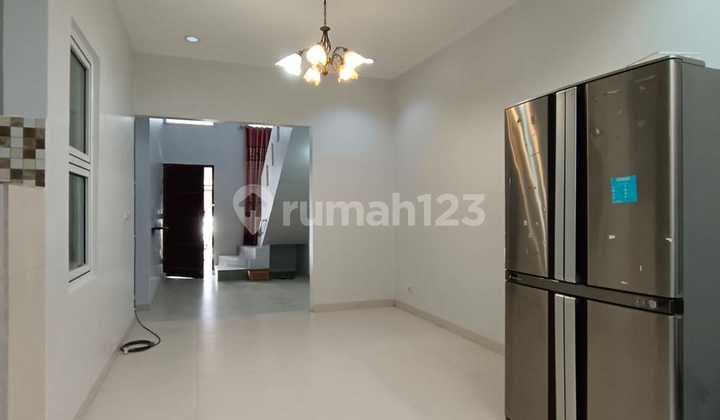 Rumah Sewa Dengan Semi Furnish Area di Sentul City, Bogor 1