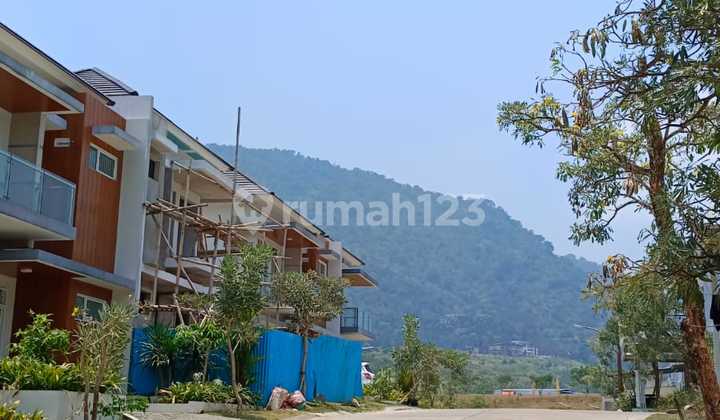 AFFORDABLE HOUSE WITH MOUNTAIN VIEW IN SENTUL CITY, BOGOR 2