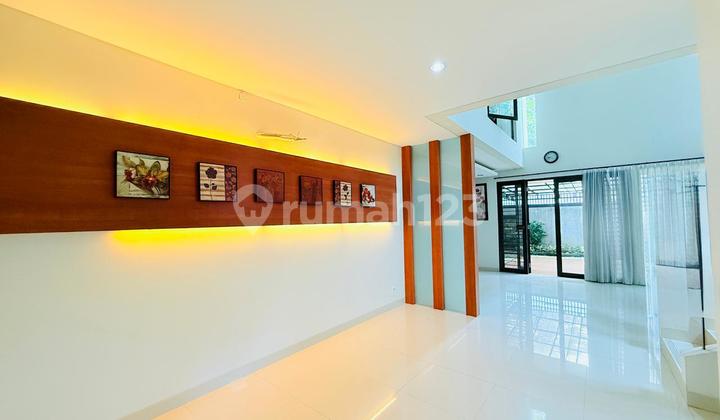 Rumah 2 Lantai SHM Semi Furnish Cluster Depan Dekat Tol Sentul City, Bogor