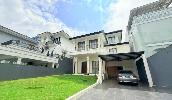 3-Storey House Ready to Occupy, SHM Certificate, Spacious Yard, 10 Minutes to Sentul City Toll Exit, Bogor