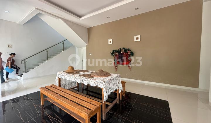 MODERN HOUSE WITH SPACIOUS YARD, GOLF AND MOUNTAIN VIEW, SEMI-FURNISHED IN SENTUL CITY 2