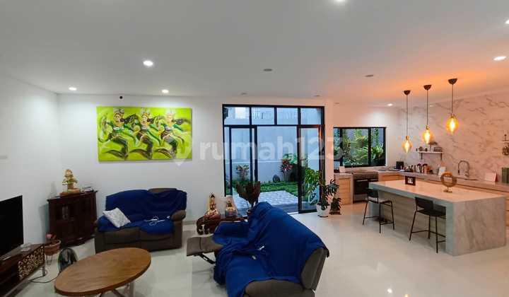 Rumah American Classic Full Furnish SHM di Pegunungan Sentul City, Bogor