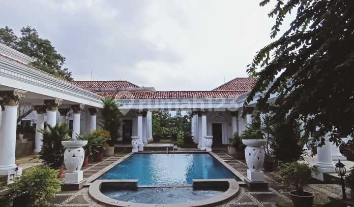 RUMAH DENGAN NVIEW GUNUNG DAN KOLAM RENANG DI SENTUL CITY, BOGOR RUMAH DENGAN NVIEW GUNUNG DAN KOLAM RENANG DI SENTUL CITY, BOGOR