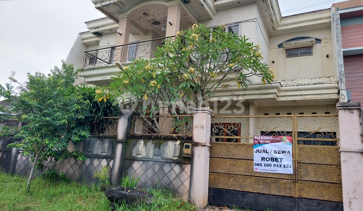 Disewakan rumah 2lantai  1