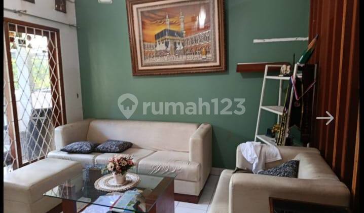 Minimalist House in Old Antapani Griya Complex 2