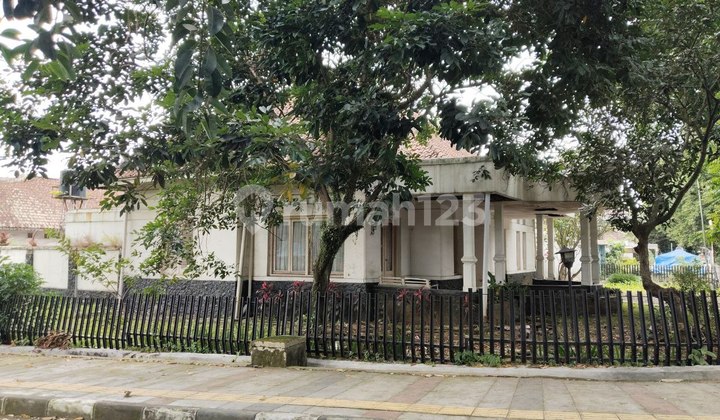Rumah Belanda Tengah Kota Bandung Sayap Riau Rumah Belanda Tengah Kota Bandung Sayap Riau